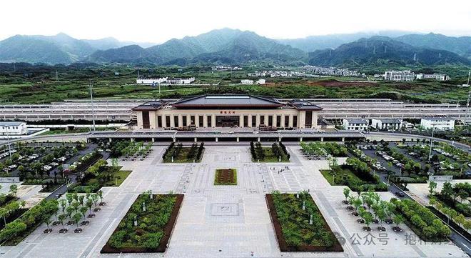 这个县城创造罚款收入下降“奇迹”开元棋牌app政府大楼旁可以摆摊(图2)